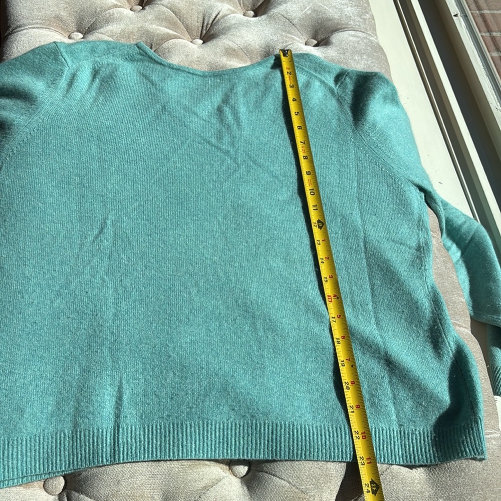Apt. 9 Women's V-Neck Cashmere Sweater in Soft Aqua Blue - Picture 6 of 7